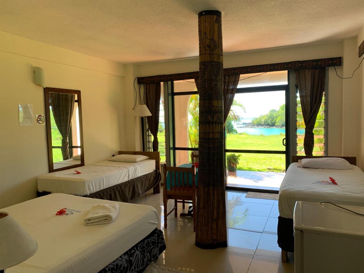 Lusia'S Lagoon Chalets Salelologa Екстер'єр фото